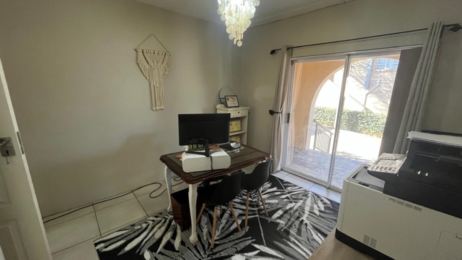 5 Bedroom Property for Sale in Wavecrest Eastern Cape